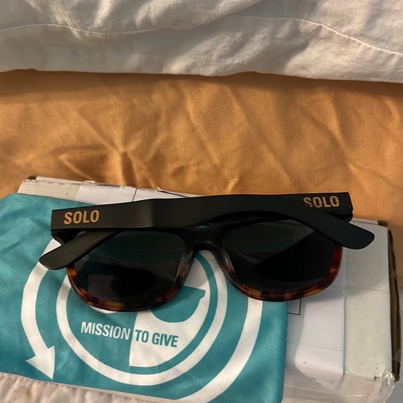 Solo Sunglasses - Picture 2 of 6